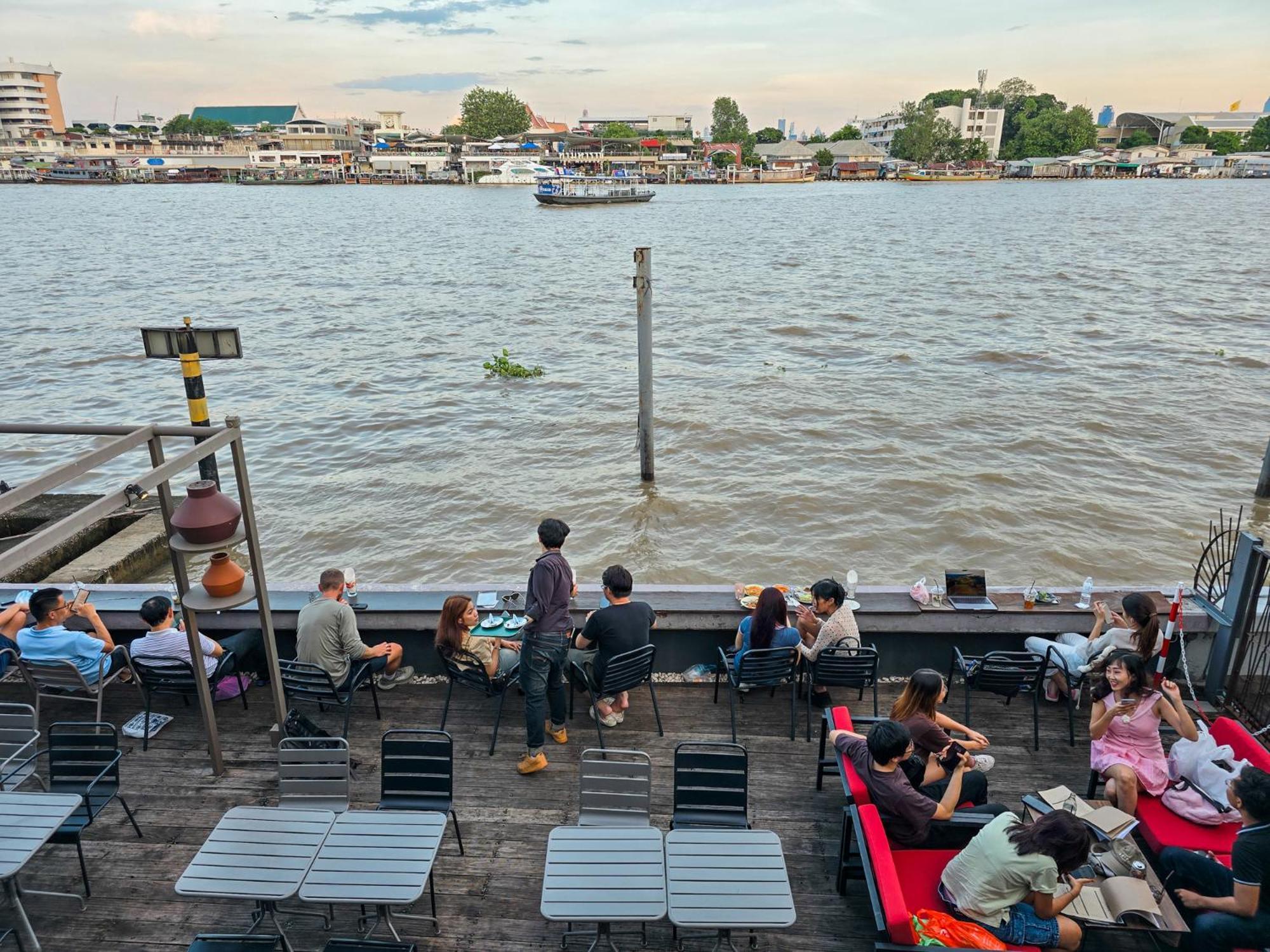 Hotel Baan Wanglang Riverside,